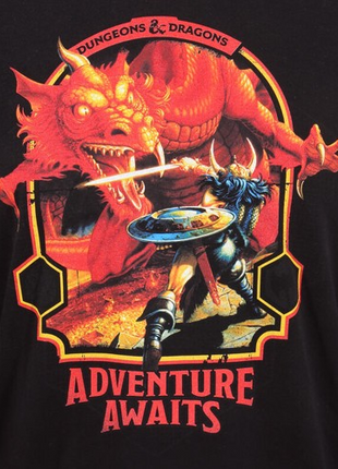 Dungeons & Dragons - Adventure Awaits T-Shirt